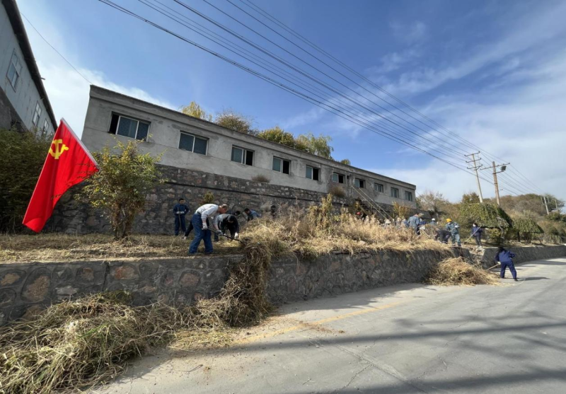 有工投党员干部、团员青年的耕耘那处便是公司最美丽的一角-----6732顶级游戏娱乐工投公司开展环境专项整治主题党日、团日活动